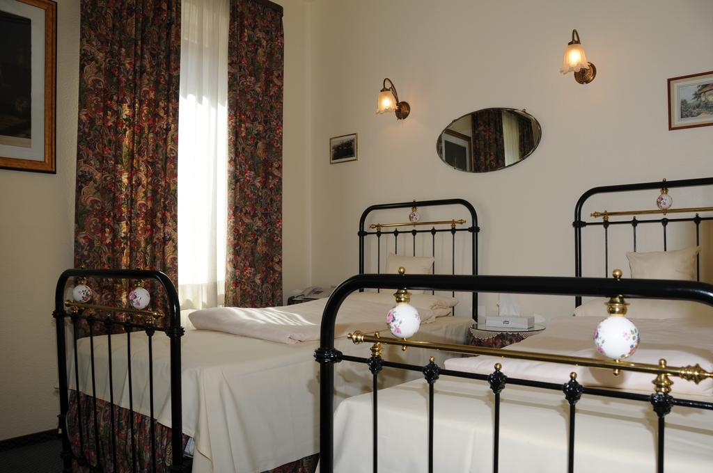 Hotel Admiral Wiesbaden Bilik gambar