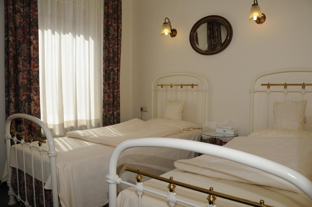 Hotel Admiral Wiesbaden Bilik gambar
