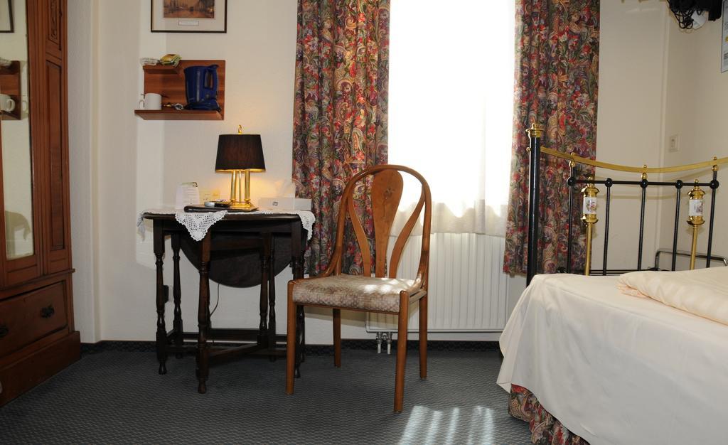 Hotel Admiral Wiesbaden Bilik gambar
